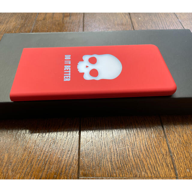 HYDROGEN(ハイドロゲン)のHYDROGEN モバイルバッテリー 赤 スマホ/家電/カメラのスマートフォン/携帯電話(バッテリー/充電器)の商品写真