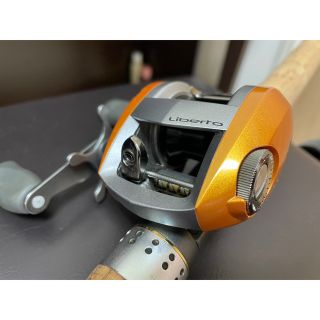 ダイワ(DAIWA)の【最終価格】ダイワ　リベルトピクシー　オレンジアンバー(リール)