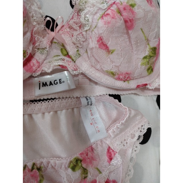 IMAGE(イマージュ)の23新品未使用イマージュ薔薇柄ピンクﾚｰｽB65ブラMショーツ レディースの下着/アンダーウェア(ブラ&ショーツセット)の商品写真