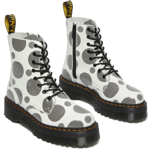 Dr.Martens(ドクターマーチン)のDr.Martens QUAD RETRO Jadon Polka Dot メンズの靴/シューズ(ブーツ)の商品写真