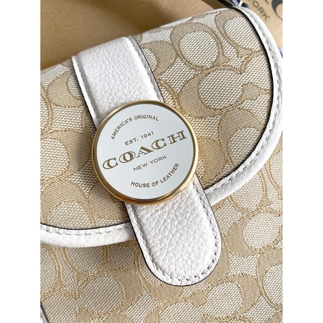 COACH(コーチ)のCOACHコーチ♡最新作ミニショルダーバック　シグネチャー　ホワイト レディースのバッグ(ショルダーバッグ)の商品写真