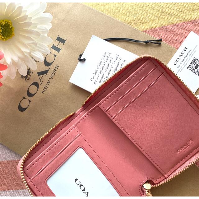 COACH(コーチ)のCOACHコーチ♡最新作シグネチャーパステルカラー２つ折り財布　ラウンドジップ レディースのファッション小物(財布)の商品写真