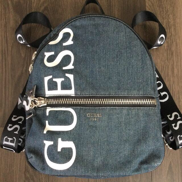 GUESS(ゲス)のguess リュック レディースのバッグ(リュック/バックパック)の商品写真