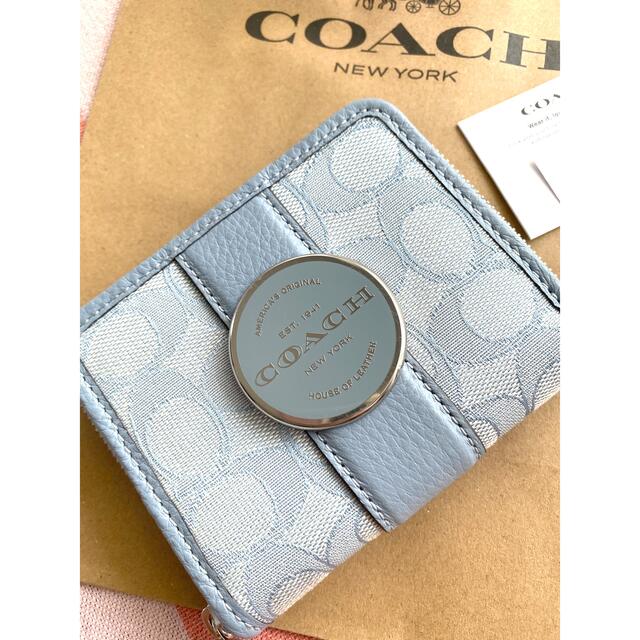 COACH(コーチ)のCOACHコーチ♡最新作シグネチャーパステルカラー２つ折り財布　ラウンドジップ レディースのファッション小物(財布)の商品写真