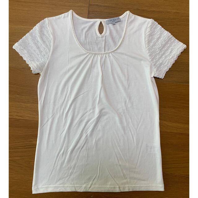 袖フリル　半袖カットソー  半袖Tシャツ　オフホワイト×シルバー L レディースのトップス(カットソー(半袖/袖なし))の商品写真
