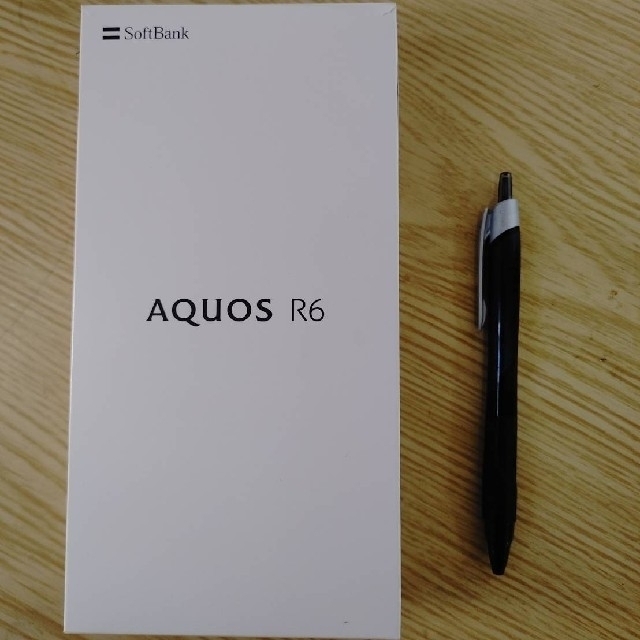 AQUOS R6 SHSHT2 ホワイト スマホ/家電/カメラのスマートフォン/携帯電話(スマートフォン本体)の商品写真