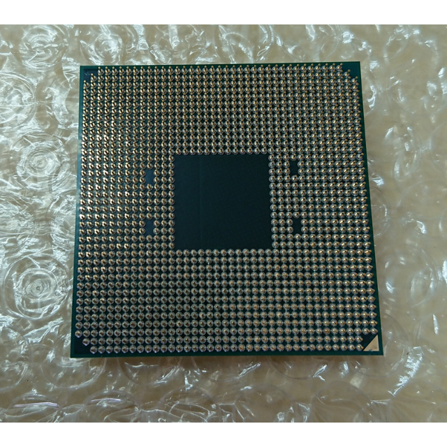 AMD Ryzen7 3700X （未使用リテールクーラー付）44GHzTDP