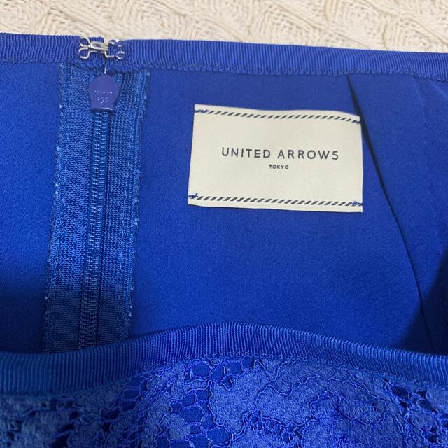 UNITED ARROWS(ユナイテッドアローズ)のユナイテッドアローズ　ブルーのフラワーレーススカート レディースのスカート(ひざ丈スカート)の商品写真