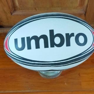 アンブロ(UMBRO)のラグビーボール ５号 RUGBY  BALL  size 5 レジャーボール(ラグビー)