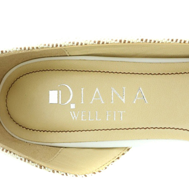DIANA(ダイアナ)のダイアナ パンプス ポインテッドトゥ レザー 切替 23.5cm 白 べージュ レディースの靴/シューズ(ハイヒール/パンプス)の商品写真