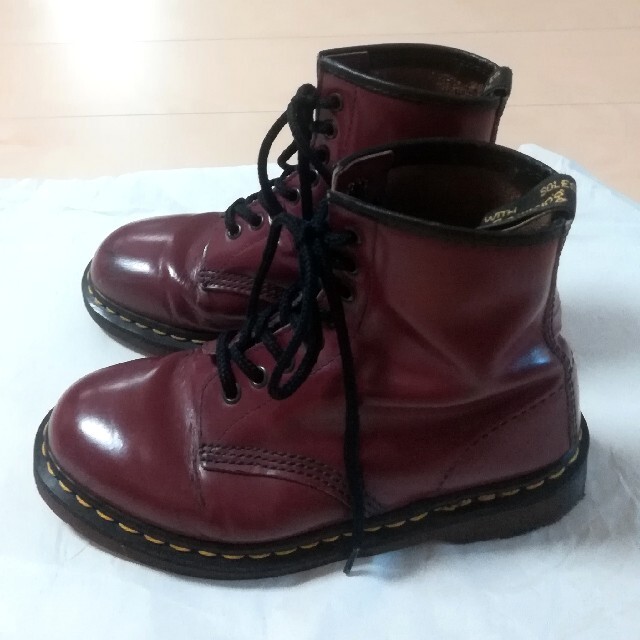 Dr.Martens(ドクターマーチン)の英国製！ヴィンテージ【Dr.Martens】8ホールブーツ レッド 24.5cm レディースの靴/シューズ(ブーツ)の商品写真