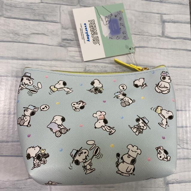 SNOOPY(スヌーピー)のたつ様専用☆【新品】ポーチ&シートケース　スヌーピー❤️ レディースのファッション小物(ポーチ)の商品写真