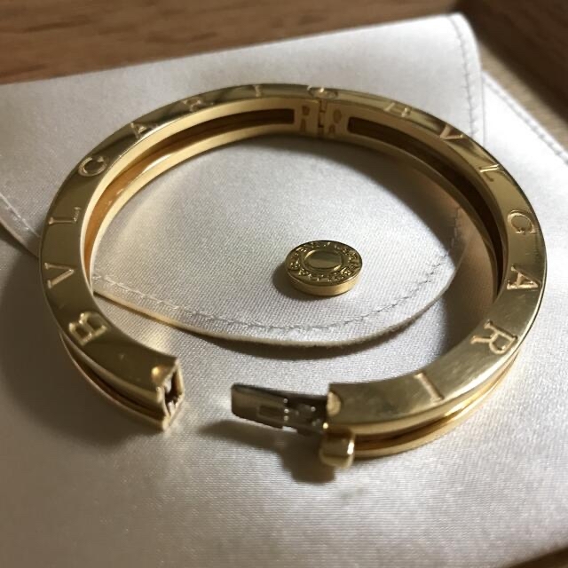 BVLGARI(ブルガリ)の♡ブルガリ♡  ビーゼロワン  バングル　ブレスレット レディースのアクセサリー(ブレスレット/バングル)の商品写真