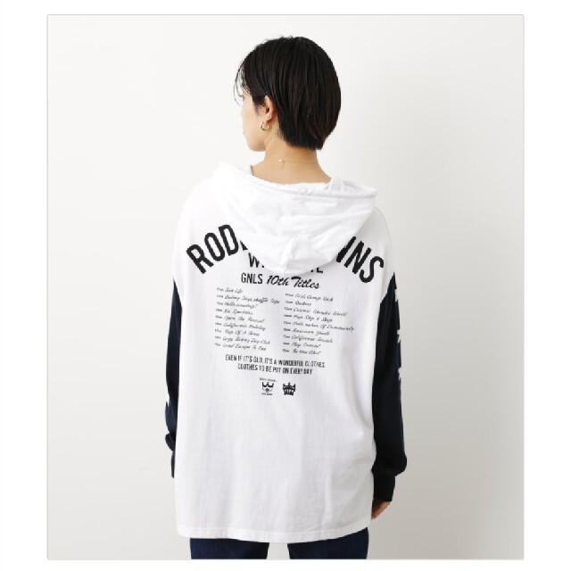 RODEO CROWNS WIDE BOWL(ロデオクラウンズワイドボウル)のロデオクラウンズ　10th STARSフードTシャツ レディースのトップス(Tシャツ(長袖/七分))の商品写真