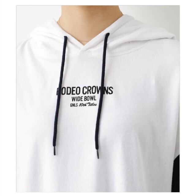 RODEO CROWNS WIDE BOWL(ロデオクラウンズワイドボウル)のロデオクラウンズ　10th STARSフードTシャツ レディースのトップス(Tシャツ(長袖/七分))の商品写真