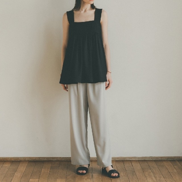 CLANE(クラネ)のBASIC TUCK PANTS レディースのパンツ(カジュアルパンツ)の商品写真