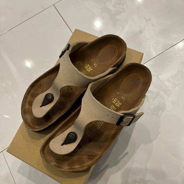 BIRKENSTOCK(ビルケンシュトック)のビルケンシュトック Gizeh ギゼ サンダル トング 22.5 23 レディースの靴/シューズ(サンダル)の商品写真