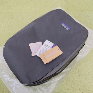 パタゴニア(patagonia)のぱんたさん専用　パタゴニア　ブラックホール・キューブ 10L Black(トラベルバッグ/スーツケース)