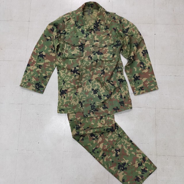 ①陸上自衛隊　迷彩戦闘服上下セット　PX品