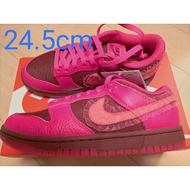 NIKEWMNS DUNK LOW Valentines Day　24.5cm