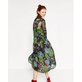 ザラ(ZARA)のZARA 花柄ワンピース　M(ロングワンピース/マキシワンピース)