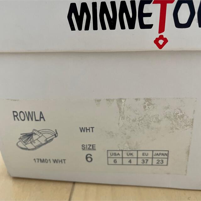 Minnetonka(ミネトンカ)の【新品】MINNETONKA(ミネトンカ)タッセルフラットサンダル ROWLA レディースの靴/シューズ(サンダル)の商品写真