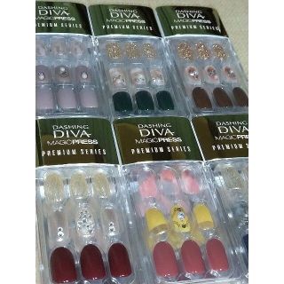 DASHING DIVA(ダッシングディバ)のお得6個set ダッシングディバ マジックマジックプレス ネイルチップ 新品 コスメ/美容のネイル(つけ爪/ネイルチップ)の商品写真