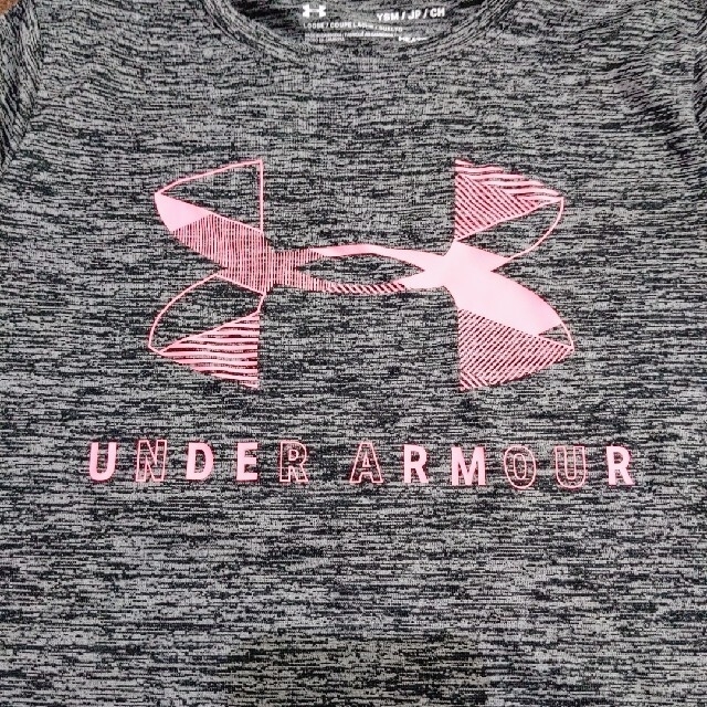 UNDER ARMOUR(アンダーアーマー)のアンダーアーマー2点セット　size130 キッズ/ベビー/マタニティのキッズ服女の子用(90cm~)(Tシャツ/カットソー)の商品写真