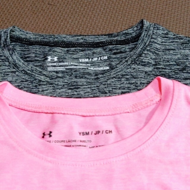 UNDER ARMOUR(アンダーアーマー)のアンダーアーマー2点セット　size130 キッズ/ベビー/マタニティのキッズ服女の子用(90cm~)(Tシャツ/カットソー)の商品写真