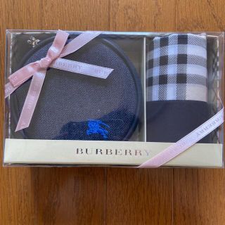 バーバリー(BURBERRY)のバーバリー　ポーチとハンカチ　BURBERRY(ポーチ)