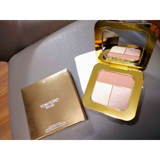 TOM FORD - 未使用 TOM FORD スキン イルミネイティング パウダー デュオの通販｜ラクマ