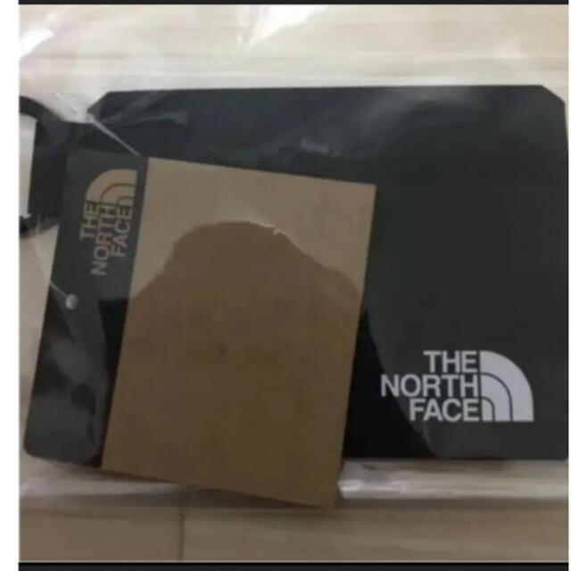 THE NORTH FACE(ザノースフェイス)の【未開封新品】ノースフェイス　パスケース　カードホルダー　定期券入れ　ブラック レディースのファッション小物(名刺入れ/定期入れ)の商品写真