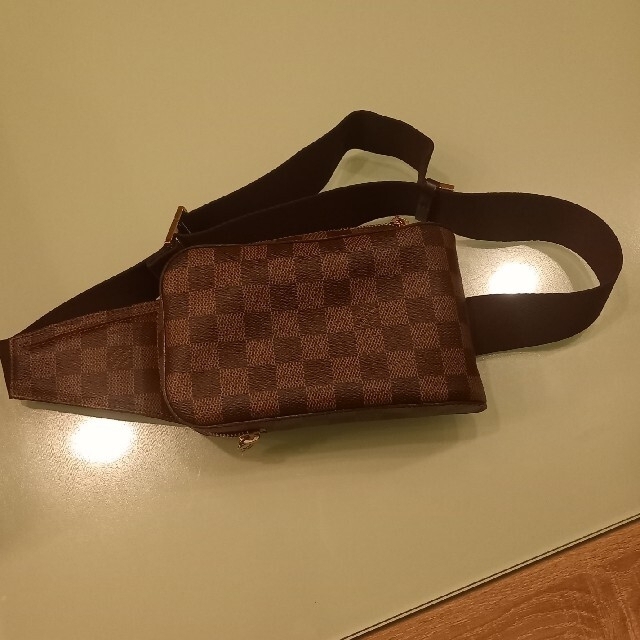 LOUIS VUITTON(ルイヴィトン)のﾙｲｳﾞｨﾄﾝ　ﾀﾞﾐｴ　ｼﾞｪﾛﾆﾓｽ　ﾎﾞﾃﾞｨﾊﾞｯｸﾞ メンズのバッグ(ボディーバッグ)の商品写真