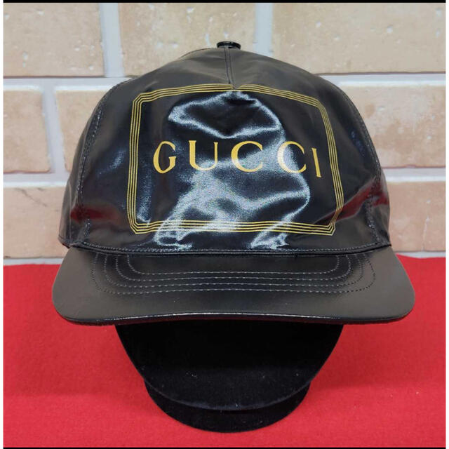 Gucci(グッチ)のしょー様専用未使用 GUCCI エナメル ロゴキャップ XL 60  メンズの帽子(キャップ)の商品写真