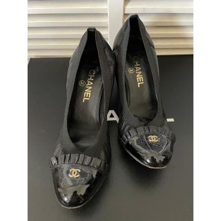 シャネル(CHANEL)のCHANEL◆シャネル◆パンプス◆ココマークフリル◆パテント切替◆38 2/1(ハイヒール/パンプス)