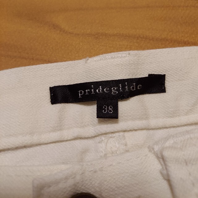 prideglide(プライドグライド)のprideglide　ホワイトデニム　七分丈 レディースのパンツ(デニム/ジーンズ)の商品写真