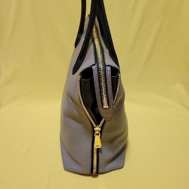 miumiu(ミュウミュウ)のミュウミュウ  マドラス  ショルダーバック レディースのバッグ(ショルダーバッグ)の商品写真