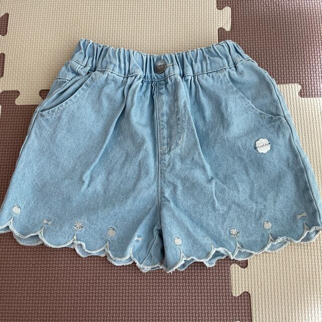 futafuta(フタフタ)のバースデイ　フタフタ　デニム短パン　サイズ100 キッズ/ベビー/マタニティのキッズ服女の子用(90cm~)(パンツ/スパッツ)の商品写真