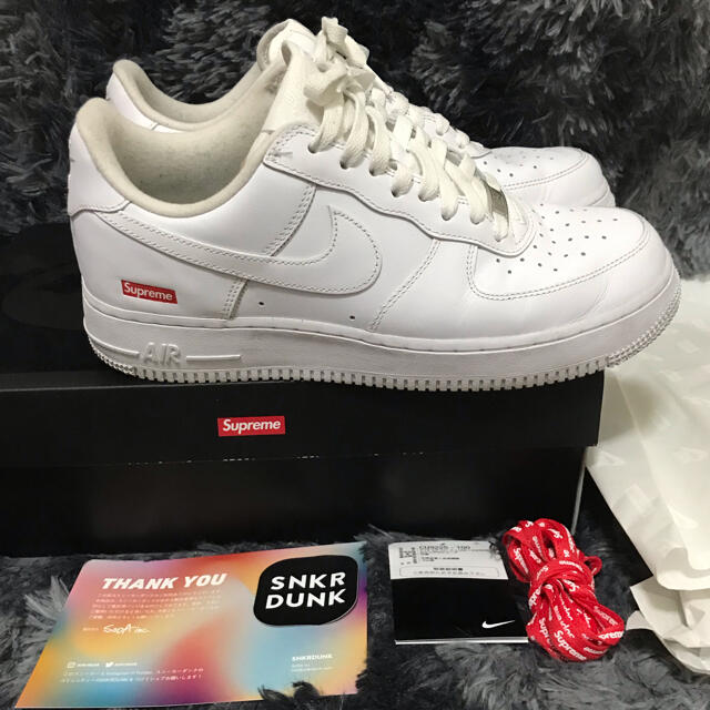 Supreme(シュプリーム)の美品　NIKE supreme エアフォース1   メンズの靴/シューズ(スニーカー)の商品写真