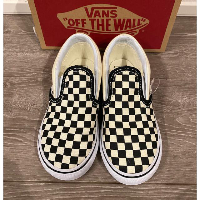 VANS(ヴァンズ)のktty010様専用　VANS CLASSIC SLIP ON スリッポン　2足 キッズ/ベビー/マタニティのキッズ靴/シューズ(15cm~)(スリッポン)の商品写真