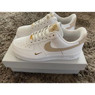 ナイキ(NIKE)のNIKE ナイキ エアーフォース1 エッセンシャル　23.5 AIR FORCE(スニーカー)