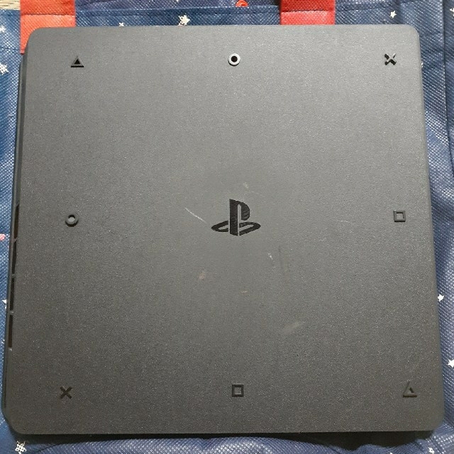 PlayStation®4 ジェット・ブラック 500GB CUH-2000A エンタメ/ホビーのゲームソフト/ゲーム機本体(家庭用ゲーム機本体)の商品写真