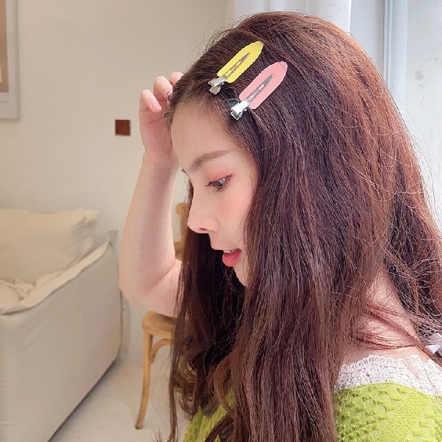 大人気 前髪クリップ ヘアクリップ 跡がつかないピン かわいい 5個セットの通販 by vitamin309 前髪クリップ4個セット*ヘアクリップ*ブラック*跡が付きにくい
