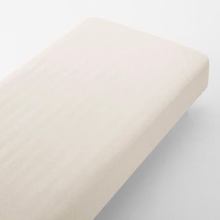 ムジルシリョウヒン(MUJI (無印良品))の天然由来の接触冷感リヨセル麻ボックスシーツ・Ｄ／ベージュ(シーツ/カバー)