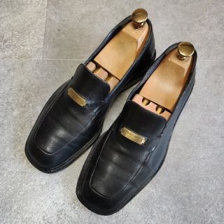 サルヴァトーレフェラガモ(Salvatore Ferragamo)の【Salvatore Ferragamo】フェラガモ ロゴプレートローファー 黒(ドレス/ビジネス)