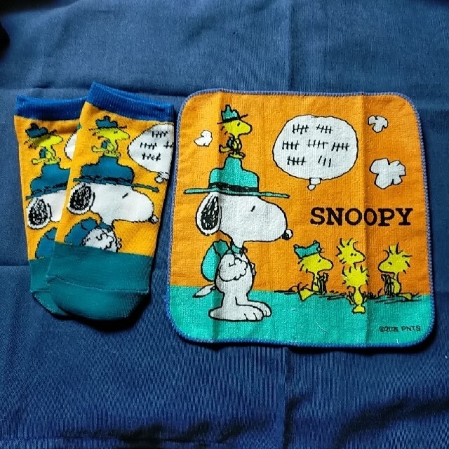 SNOOPY(スヌーピー)のスヌーピー　ミニタオルと靴下のセット③ エンタメ/ホビーのおもちゃ/ぬいぐるみ(キャラクターグッズ)の商品写真