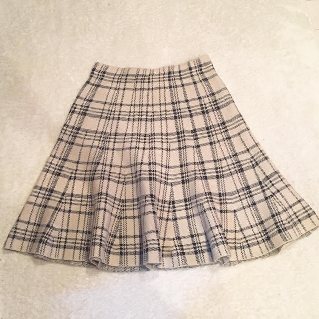 ROSE BUD(ローズバッド)のROSEBUD チェック ニット フレア スカート レディースのスカート(ひざ丈スカート)の商品写真