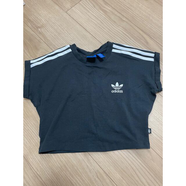 adidas(アディダス)のadidas アディダス ショート丈トップス レディースのトップス(Tシャツ(半袖/袖なし))の商品写真