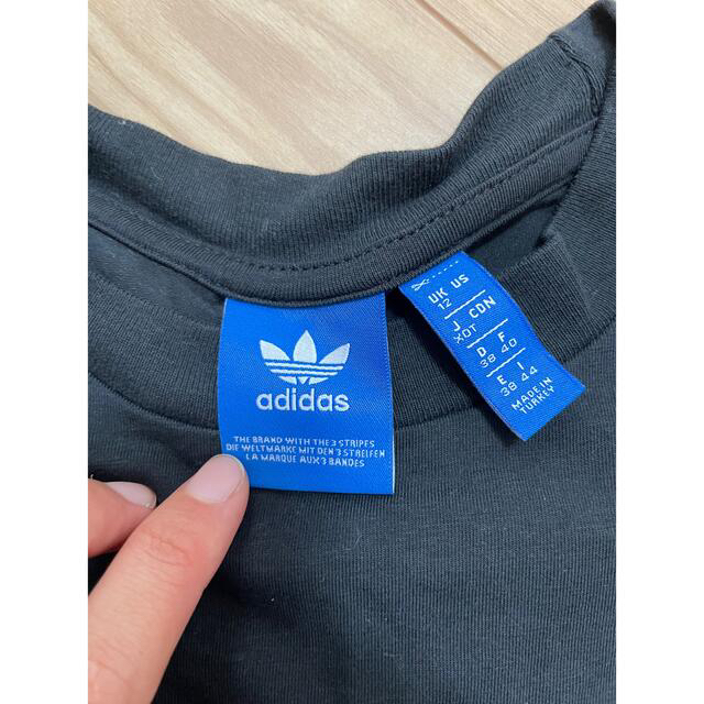 adidas(アディダス)のadidas アディダス ショート丈トップス レディースのトップス(Tシャツ(半袖/袖なし))の商品写真