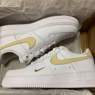 ナイキ(NIKE)のナイキエアフォース1  エッセンシャルベージュ(スニーカー)